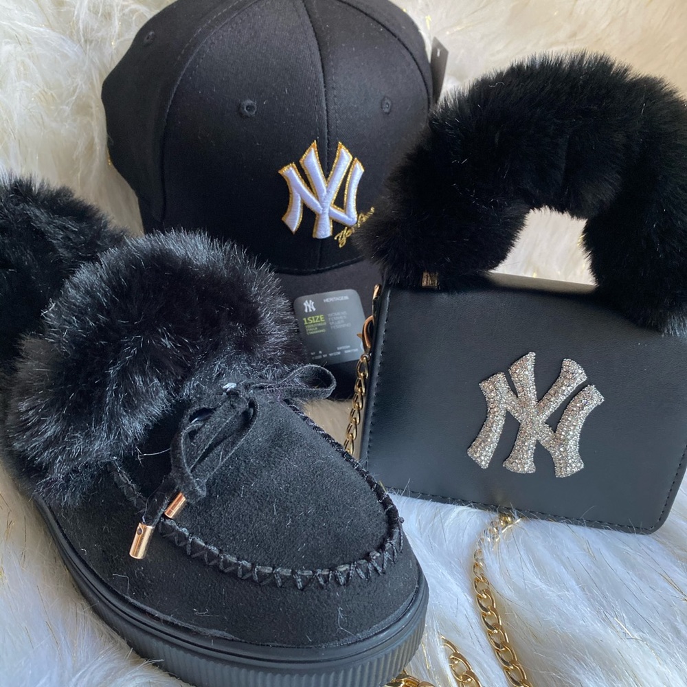 🚨BRAND NEW🚨New York set includes shoes,purse&hat